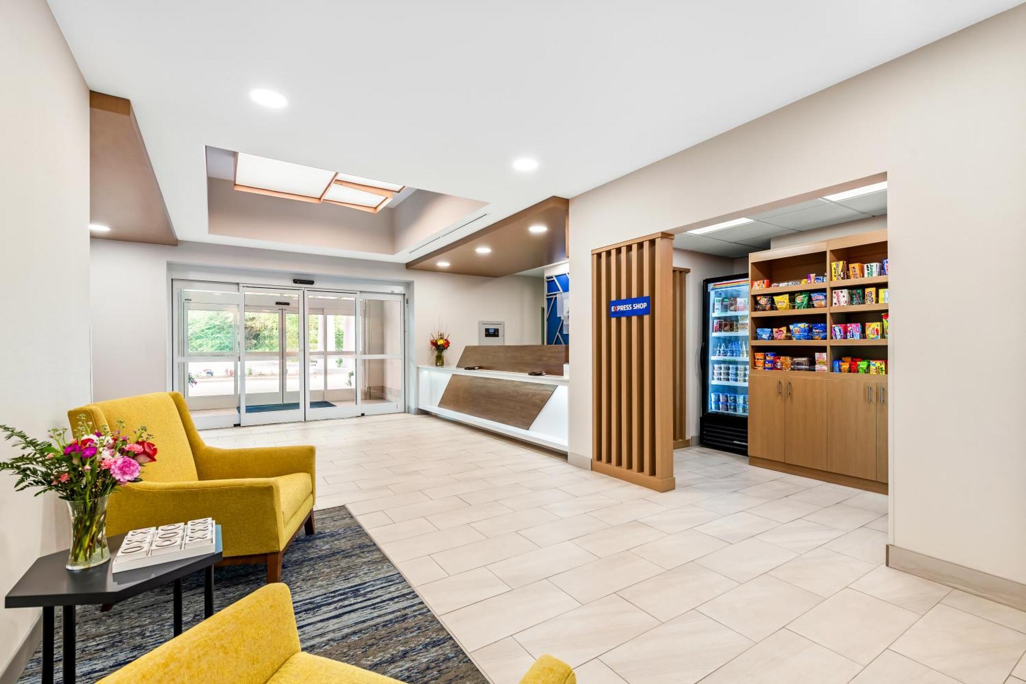 Holiday Inn Express & Suites Sylva / Dillsboro By Ihg Exterior photo