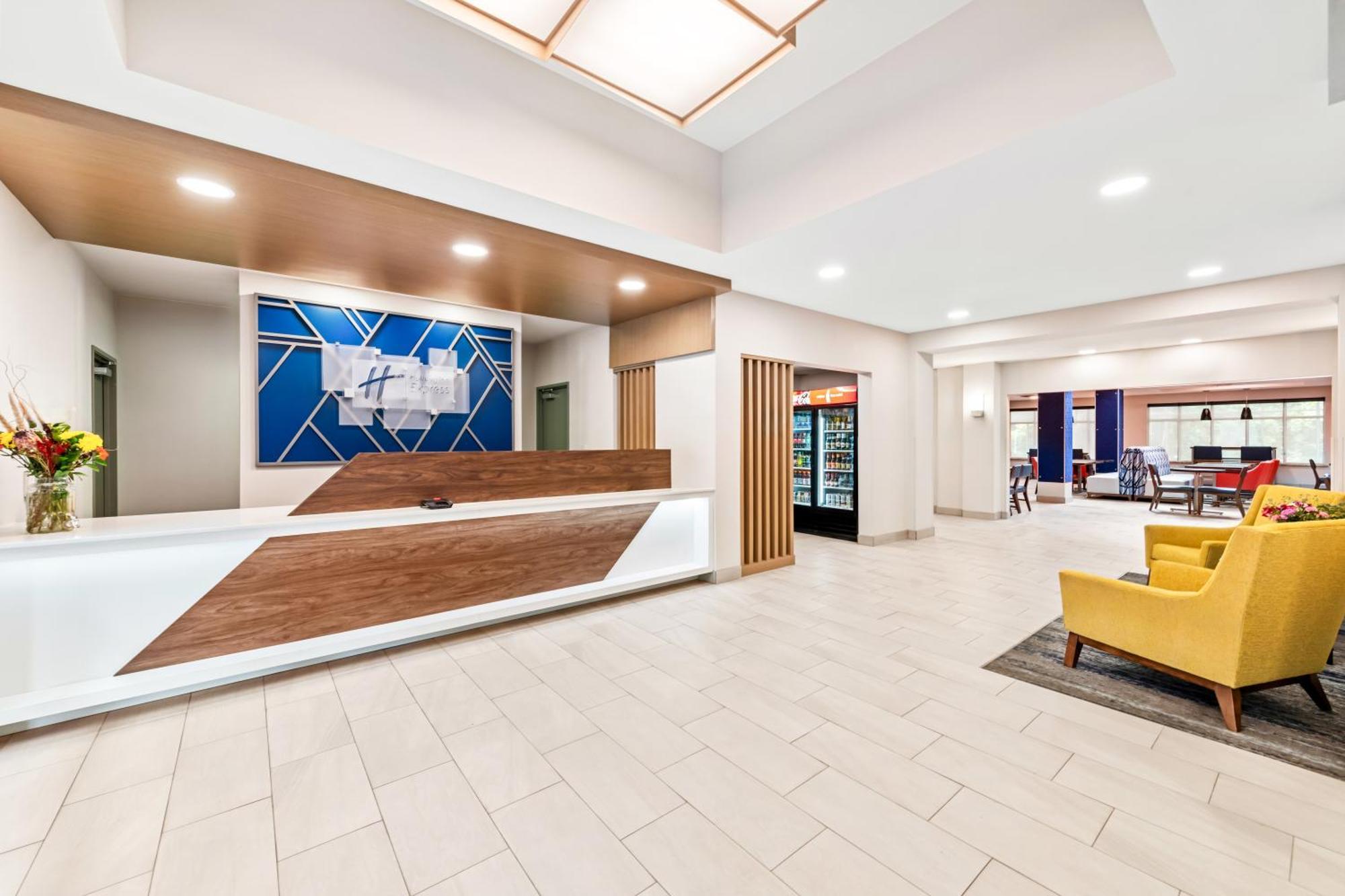 Holiday Inn Express & Suites Sylva / Dillsboro By Ihg Exterior photo