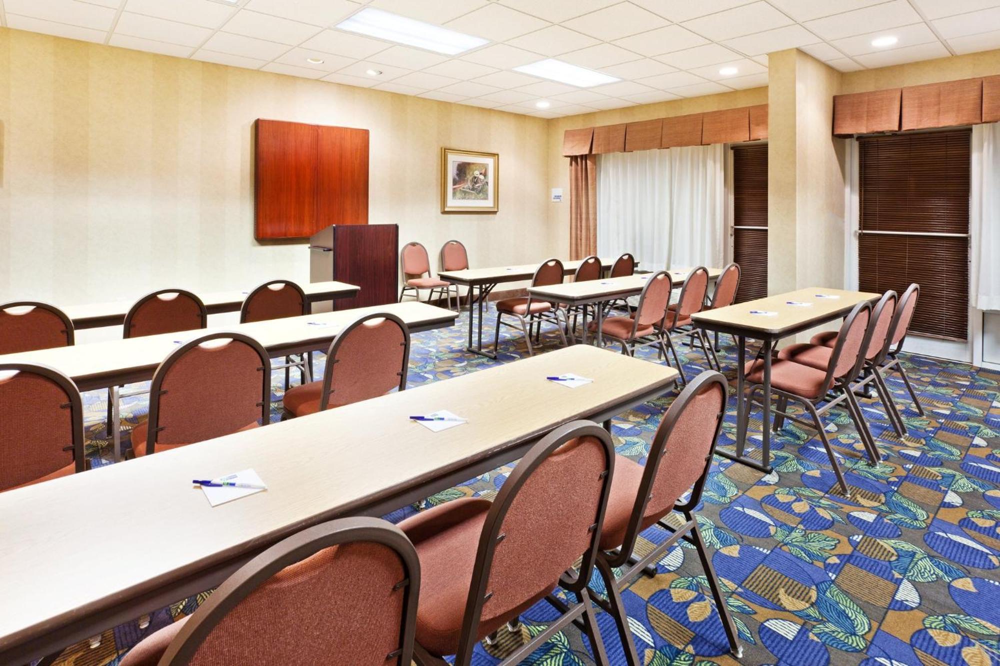Holiday Inn Express & Suites Sylva / Dillsboro By Ihg Exterior photo