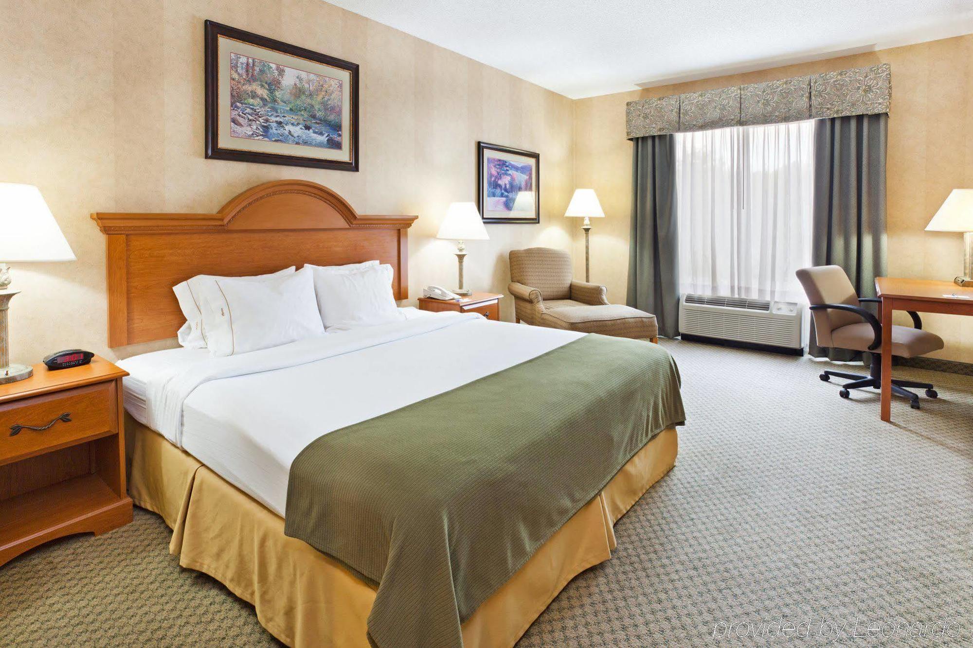 Holiday Inn Express & Suites Sylva / Dillsboro By Ihg Room photo