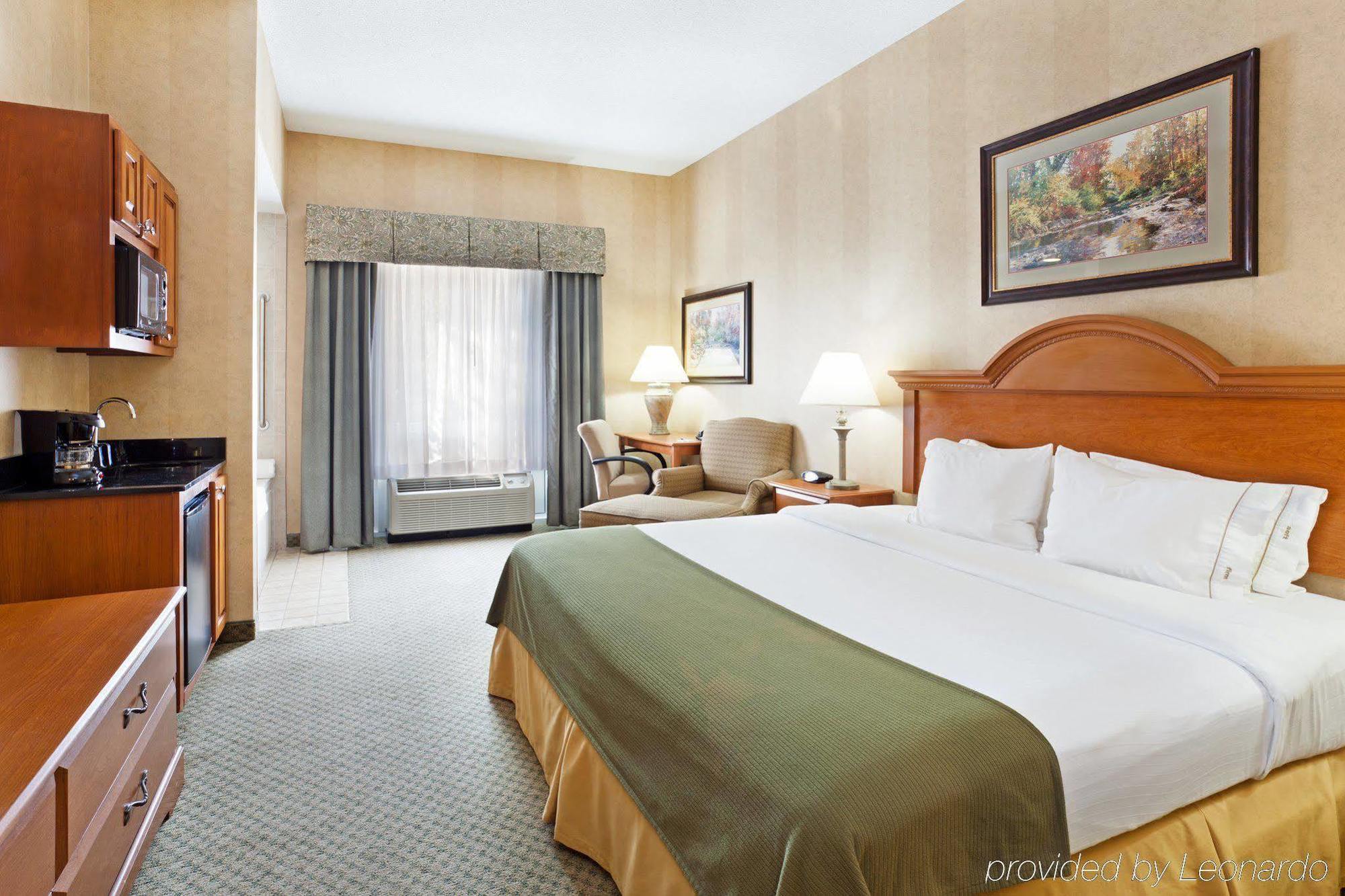 Holiday Inn Express & Suites Sylva / Dillsboro By Ihg Room photo