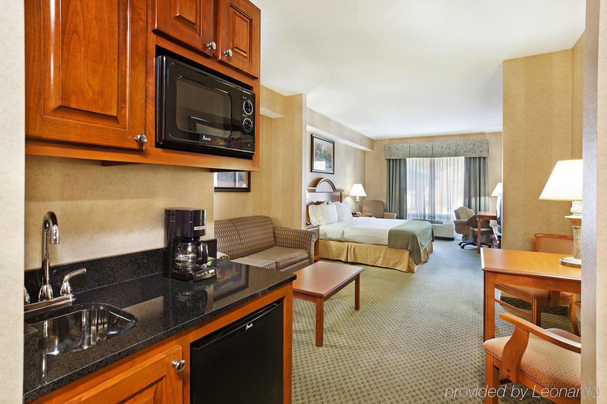 Holiday Inn Express & Suites Sylva / Dillsboro By Ihg Room photo